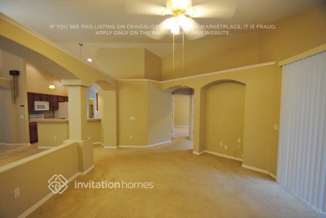 6908 Jamestown Manor Dr in Riverview, FL - Building Photo - Building Photo