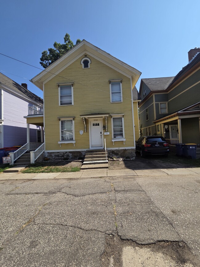 property at 232 Oakley Pl NE