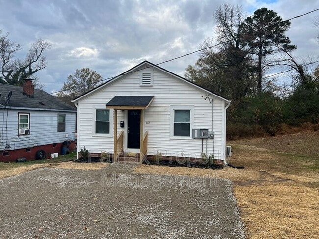 215 Temple Ave in Sanford, NC - Building Photo - Building Photo