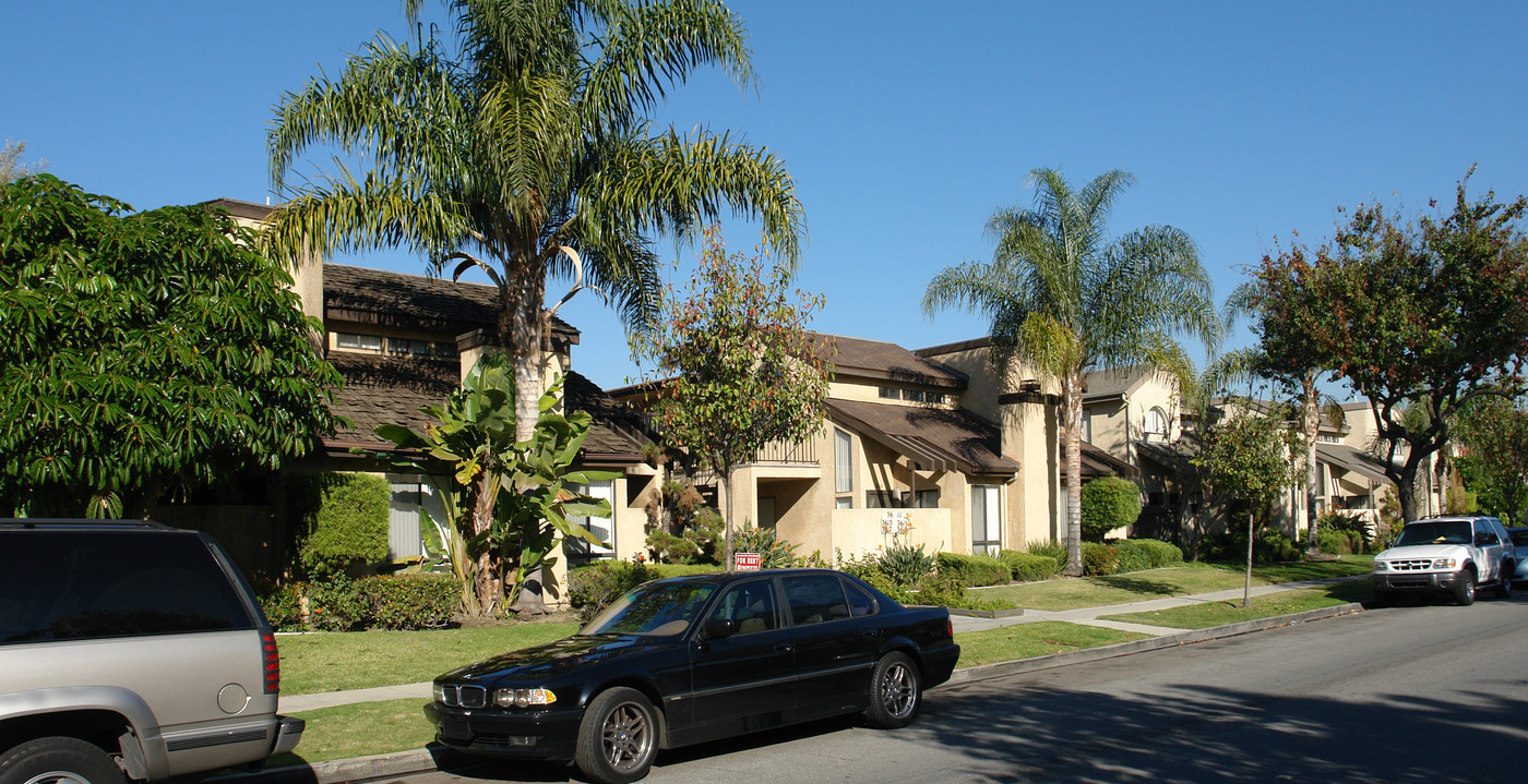 3601-3609 Howard Ave in Los Alamitos, CA - Building Photo