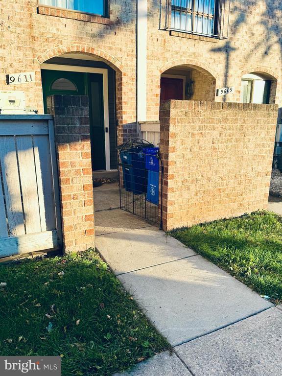 9611 Brassie Way in Montgomery Village, MD - Building Photo - Building Photo