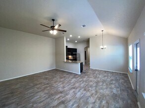 114 Stacy Ln in Canyon Lake, TX - Building Photo - Building Photo