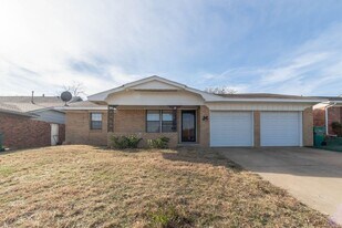 3417 Paradise Dr in Spencer, OK - Building Photo
