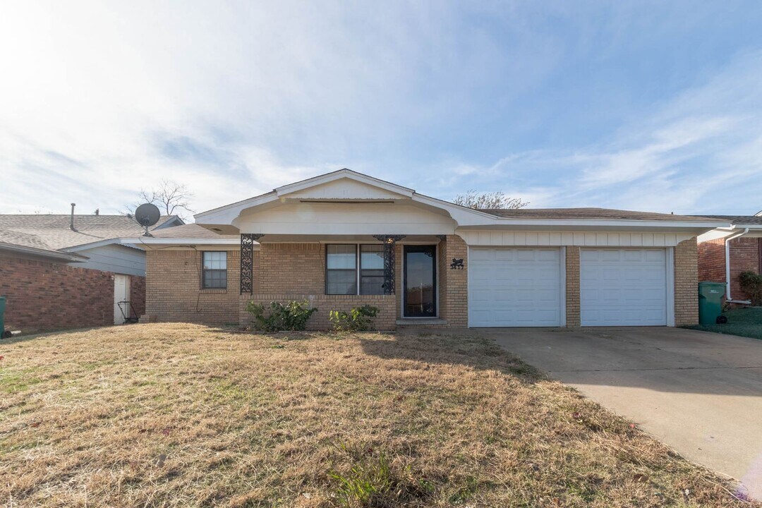 3417 Paradise Dr in Spencer, OK - Building Photo