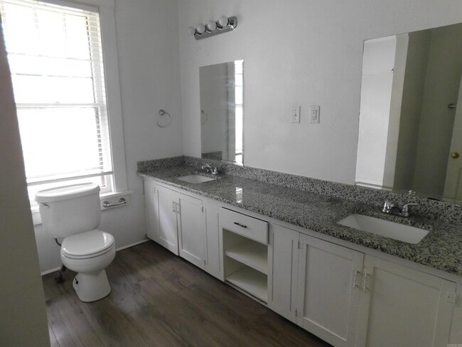 1015 Scott St in Little Rock, AR - Building Photo - Building Photo