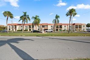 10365 Paradise Blvd in Treasure Island, FL - Building Photo - Building Photo