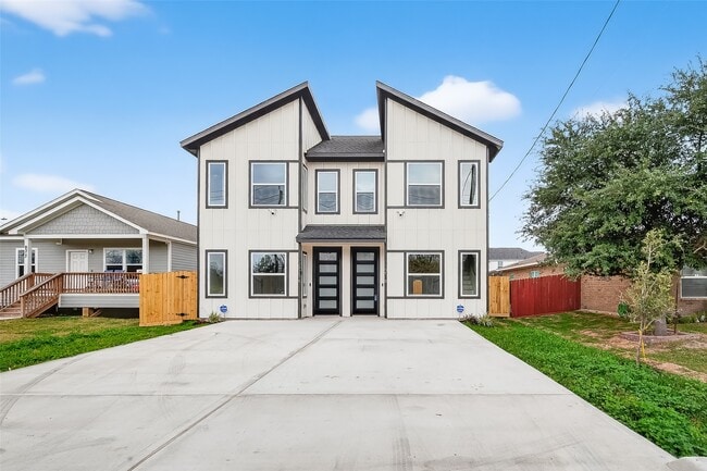 property at 5523 Haight St