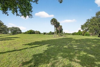 5503 Bluejack Oak Cir in Tamarac, FL - Building Photo - Building Photo