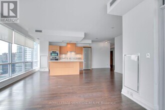 80 John St in Toronto, ON - Building Photo - Building Photo