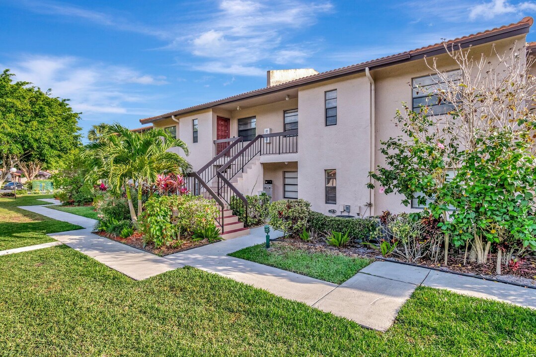 9299 Vista Del Lago in Boca Raton, FL - Building Photo