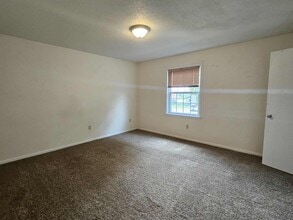 205 Country Villa Ln in St. Robert, MO - Building Photo - Building Photo
