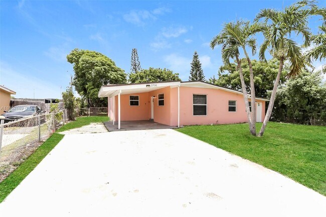 2731 NW 2nd St in Boynton Beach, FL - Foto de edificio - Building Photo