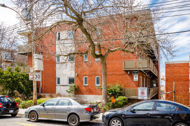 3325 Decelles Pl in Montréal, QC - Building Photo - Building Photo