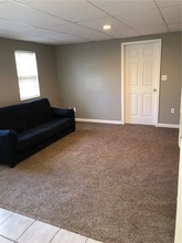 1209 Greensburg Pike, Unit Apt A in West Newton, PA - Foto de edificio - Building Photo