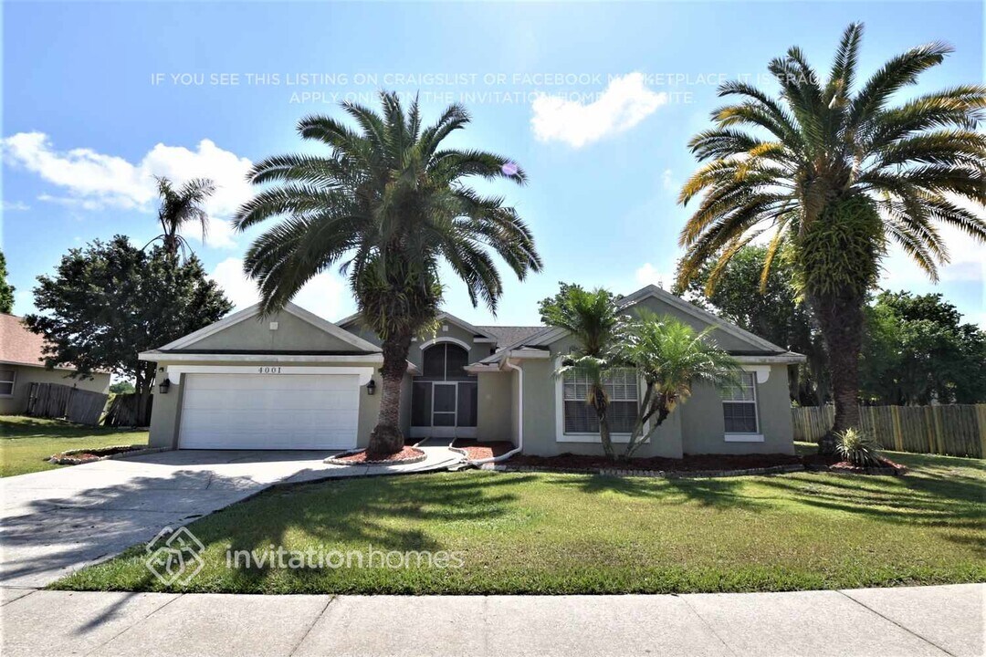 4001 Saddlewood Dr in Orlando, FL - Building Photo