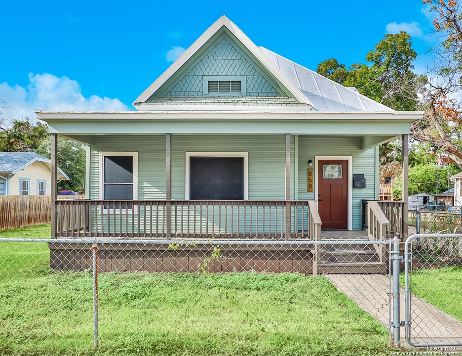 858 Steves Ave in San Antonio, TX - Building Photo