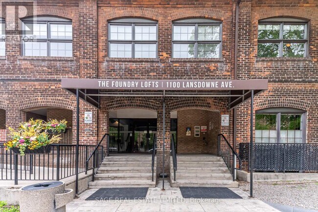 1100-1100 Lansdowne Ave in Toronto, ON - Building Photo - Building Photo