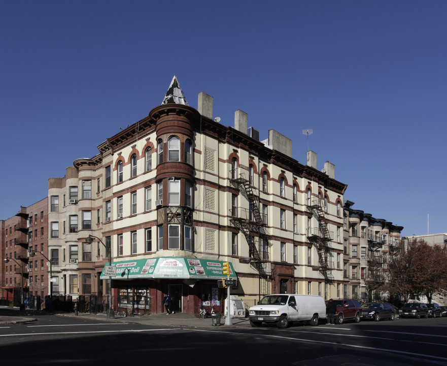 975 Saint Marks Ave in Brooklyn, NY - Building Photo