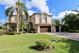 2855 Coach House Way in Naples, FL - Building Photo - Building Photo