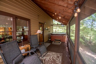 328 Sharp Top Cir in Blairsville, GA - Building Photo - Building Photo