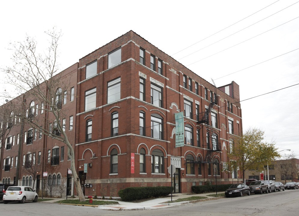 1401 W Hubbard St in Chicago, IL - Foto de edificio