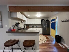 1432 Karluk St in Anchorage, AK - Building Photo