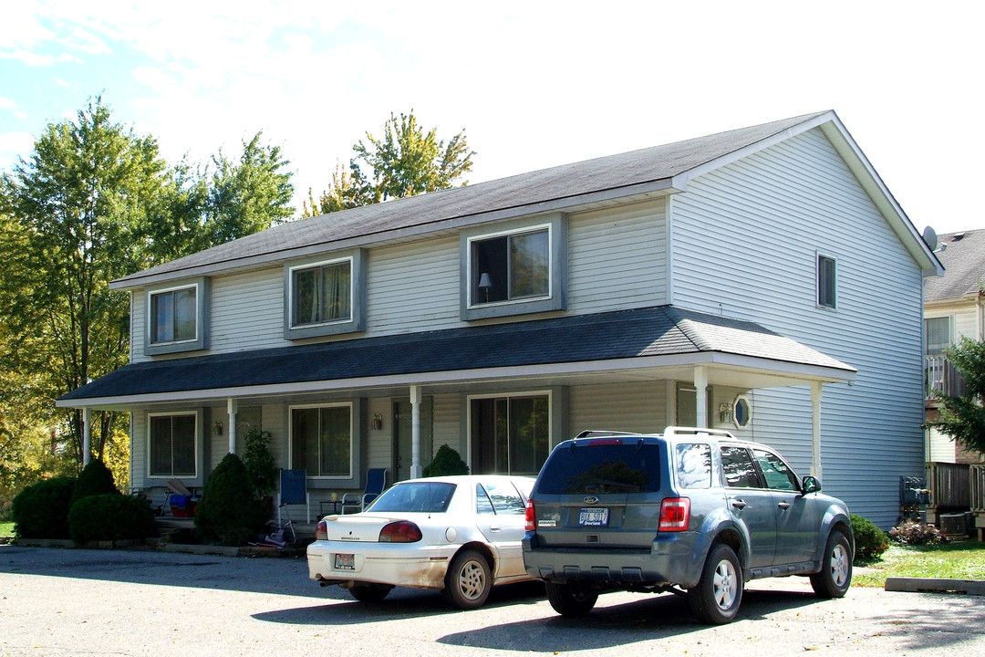 155 Denby St in Romeo, MI - Foto de edificio