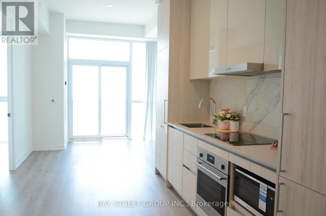 property at 225 Commerce St