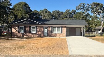 3710 Cherry Blossom Ln in Hope Mills, NC - Building Photo