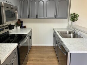 7948 Thistlewood Ct in Dayton, OH - Foto de edificio - Building Photo