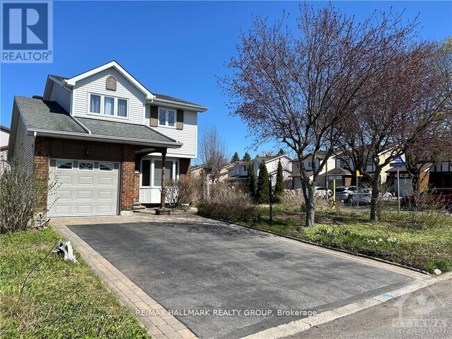 6417 Loire Dr in Ottawa, ON - Building Photo - Building Photo