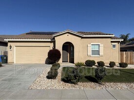 1073 Kumara St in Manteca, CA - Building Photo