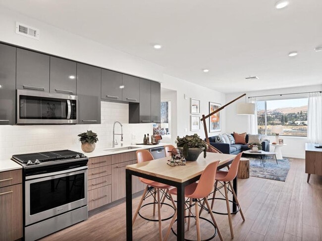 45193 Warm Springs Blvd in Fremont, CA - Building Photo - Building Photo