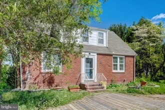 760 VILLAGE in Princeton Junction, NJ - Building Photo - Building Photo