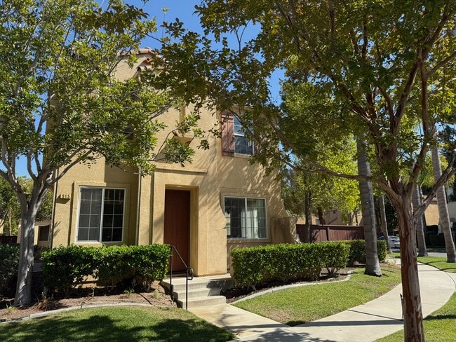 property at 915 Mira Lago Way