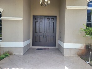 13196 SW 190th St in Miami, FL - Building Photo - Building Photo