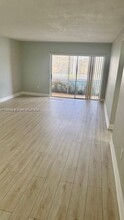 8794 SW 12th St in Miami, FL - Building Photo - Building Photo