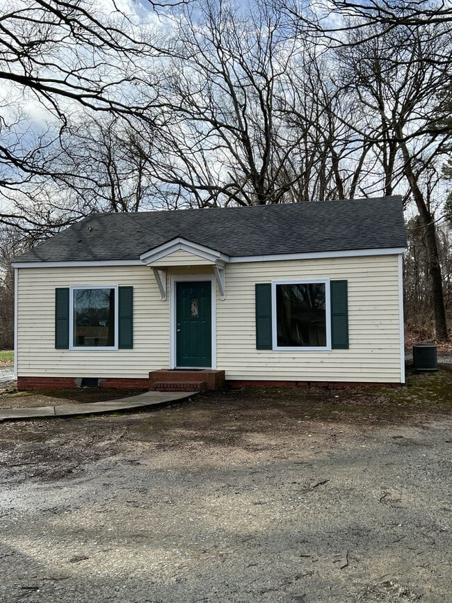 property at 1819 N Charlotte Ave