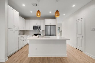 5710 Elysian St in Houston, TX - Building Photo - Building Photo