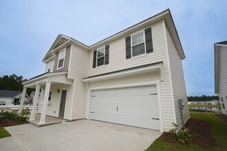 105 Exmoor Circle in Bloomingdale, GA - Building Photo - Building Photo