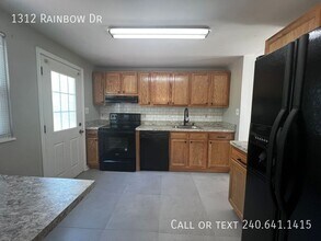 1312 Rainbow Dr in Silver Spring, MD - Building Photo - Building Photo