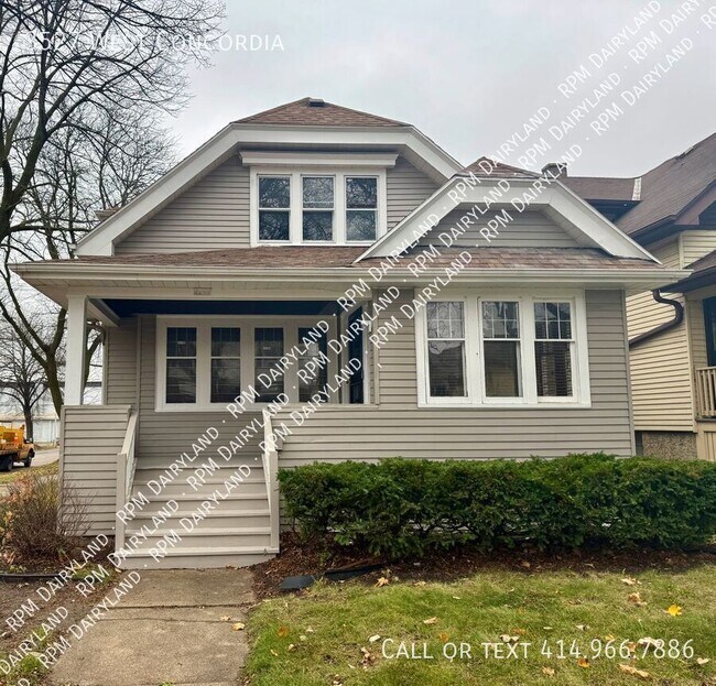 property at 3527 W Concordia Ave