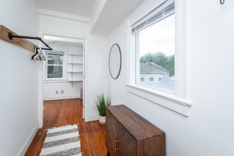 600 E Main St in Waynesboro, VA - Foto de edificio - Building Photo