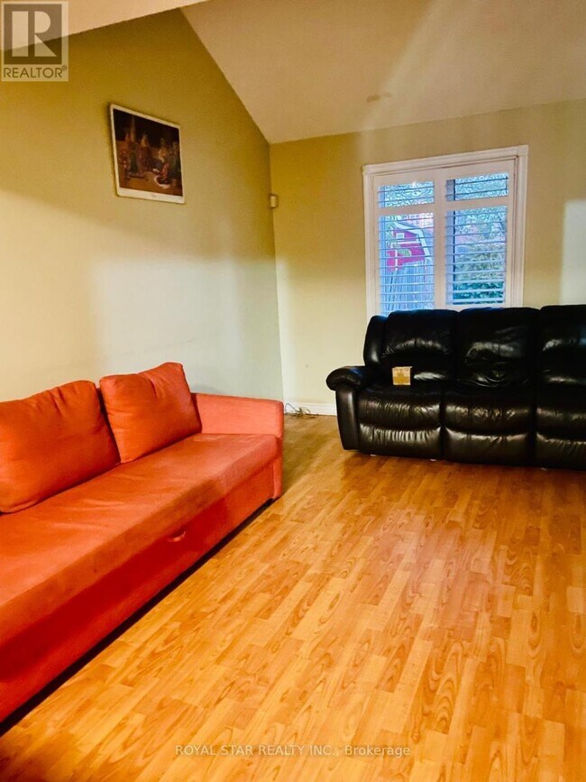 118 Banting Crescent in Brampton, ON - Building Photo - Building Photo