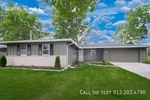 5240 Barton Dr in Shawnee, KS - Foto de edificio