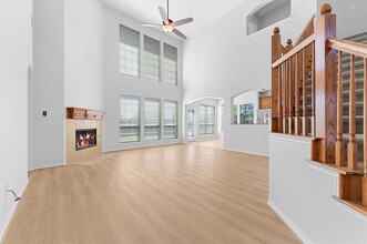 8401 Hitching Tr in McKinney, TX - Foto de edificio - Building Photo