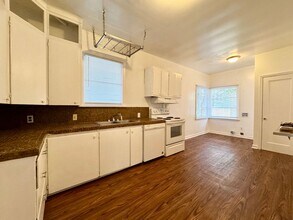 811 5th Ave N in Seattle, WA - Building Photo - Building Photo