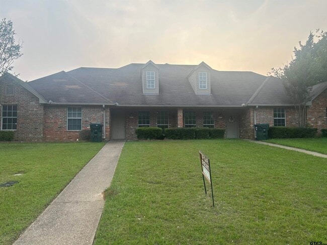 8315 Garrett Dr