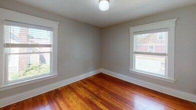 127 Shepard St in Lansing, MI - Building Photo - Building Photo