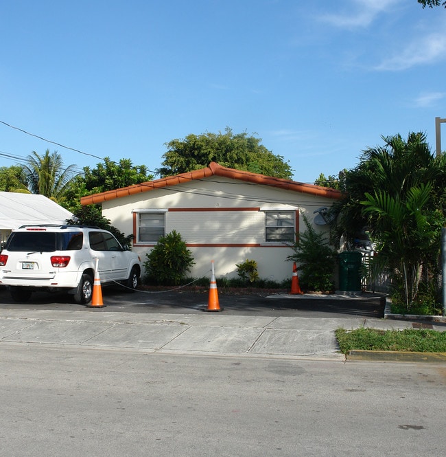 10943 Jose Pepe Merida Blvd in Miami, FL - Building Photo - Building Photo